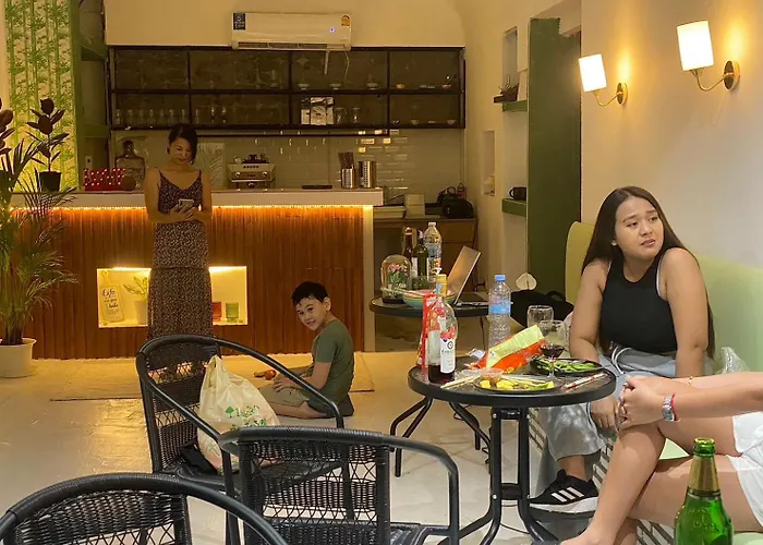 Homey And Cafe By Hematoa 曼谷